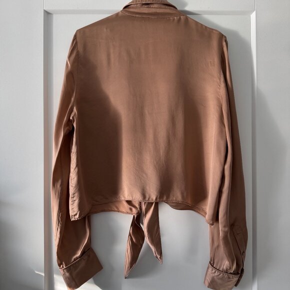 Aritzia Wilfred Peaufiner satin blouse in light copper - M - Picture 3 of 12